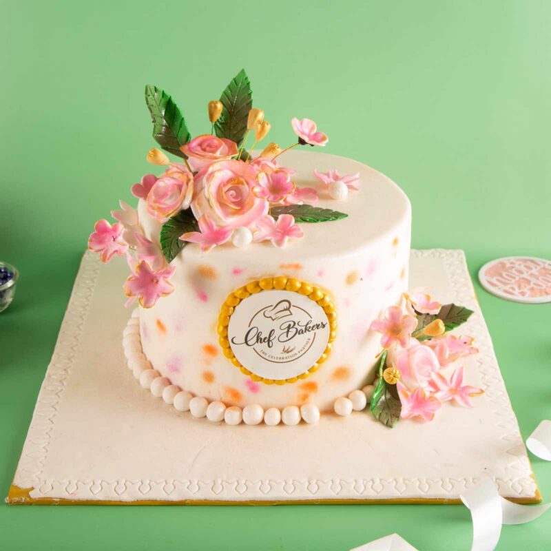 Golden Rose Theme Cake - Image 2
